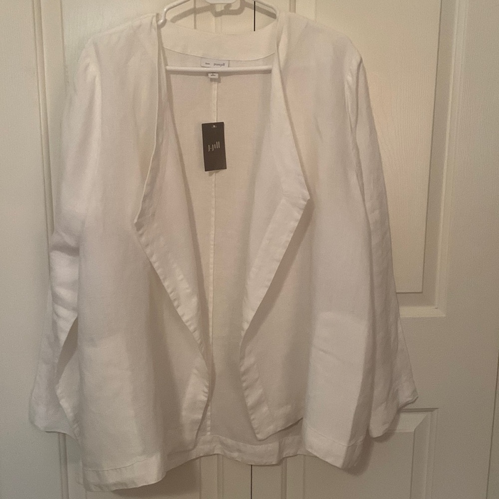 J. Jill white linen light jacket has pockets